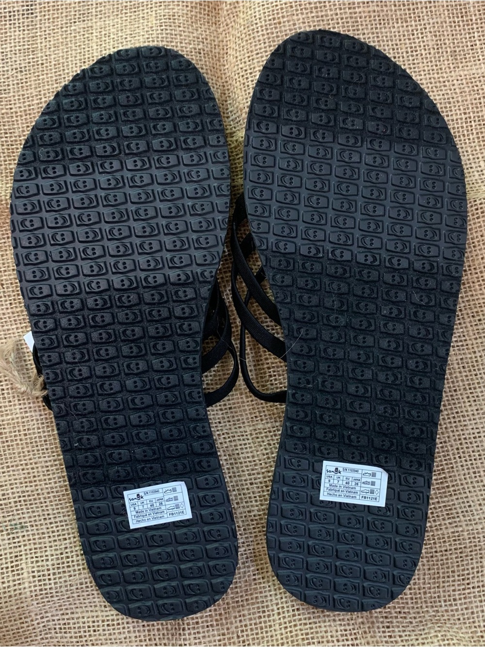 Sanuk black yoga salty sandals flip flops women’s size 9 - Picture 3 of 4
